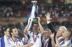 开云体育-西班牙国家队在对阵希腊时大胜，赢得比赛