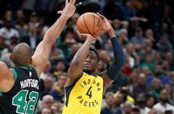 开云体育-步行者客场不敌猛龙，沃伦独木难支