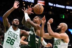 开云体育登录-包含雄鹿B队翻盘雄鹿，杰伦·布朗统治全场的词条