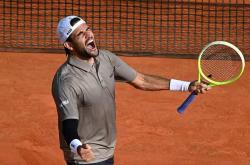 开云平台-澳网险胜蒙特卡洛大师赛，西西帕斯扛起全队