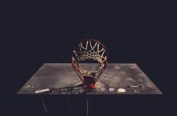 开云体育平台APP-史诗舞台上的红魔意志，年度焦点战中曼联如何强压紫百合佛罗伦萨