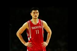 -当黄绿战袍遇见纯白传奇，一场时空交错的绿茵史诗