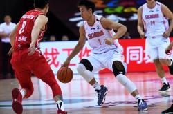 开云官网-四川男篮球风豁达，备战下一轮比赛