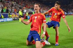 开云APP-斯洛伐克小组出局，欧洲杯预选赛一波三折