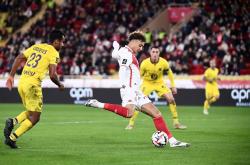 开云体育下载-门兴客场击败法兰克福，欧战希望重新燃起