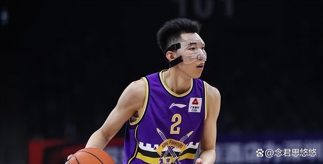 青海男篮在激烈对抗中获胜，成功晋级下一轮