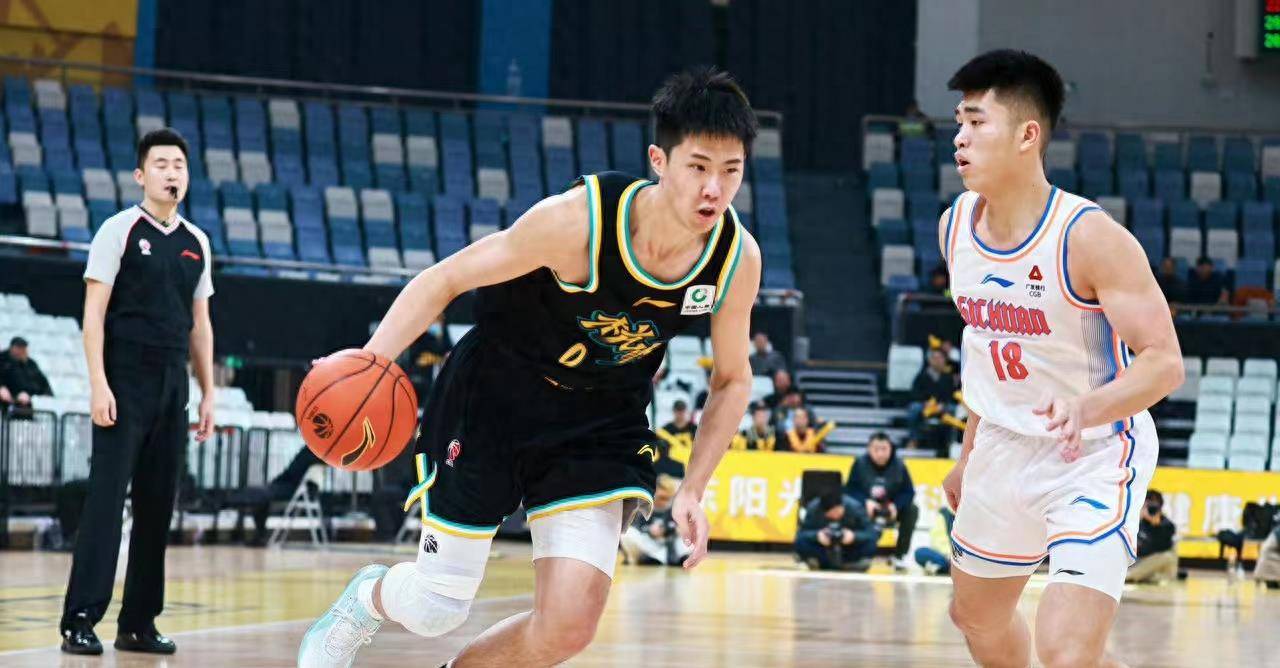 奇切斯特菲尔德遭遇惨败，保级压力不减的简单介绍