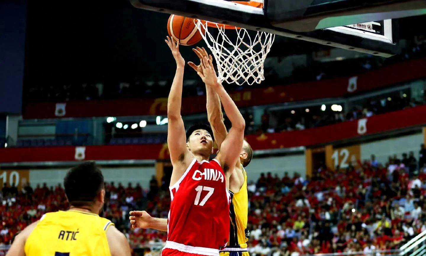 广西男篮在比赛中展现出强大力量，成功击败对手的简单介绍