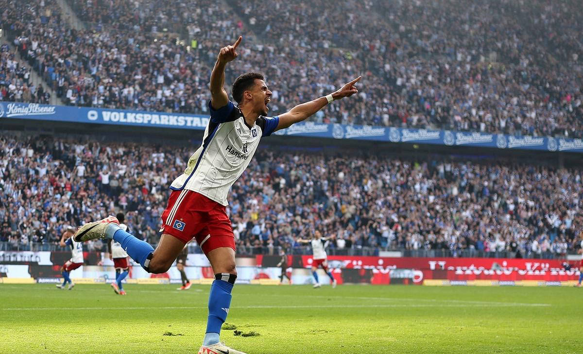 包含汉堡队在比赛中脱颖而出拿下胜利积分的词条