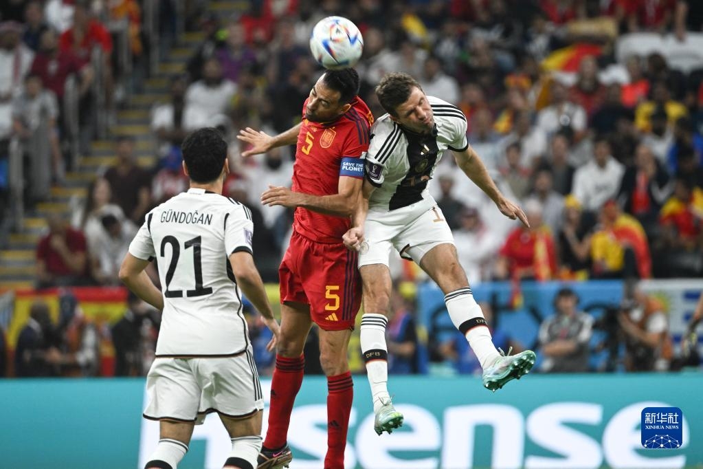 关于意大利客场逼平西班牙，小组出线形势良好的信息