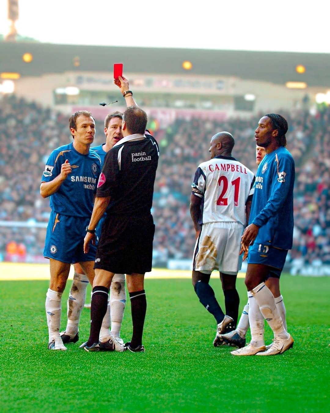 包含切尔西赢球在即，势不可挡向前进军的词条