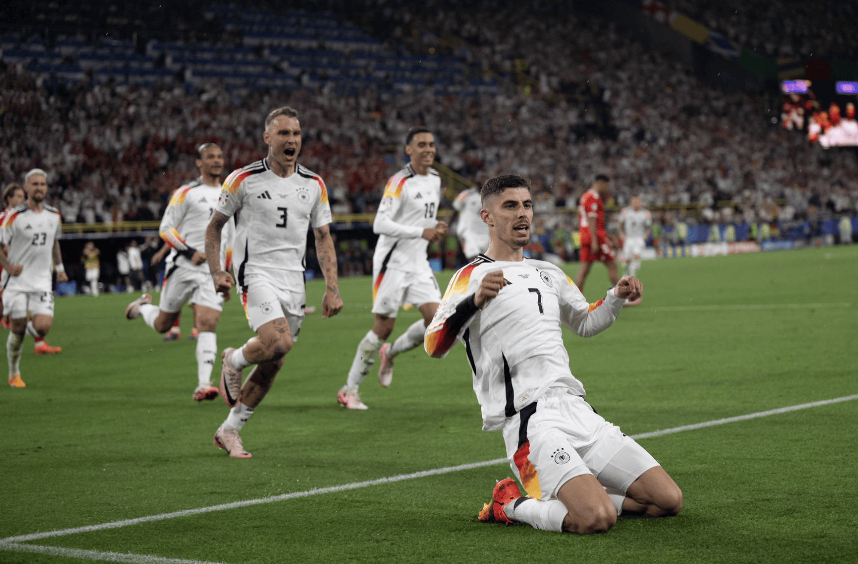 包含欧国联比赛中一支实力平平的球队暴走的词条