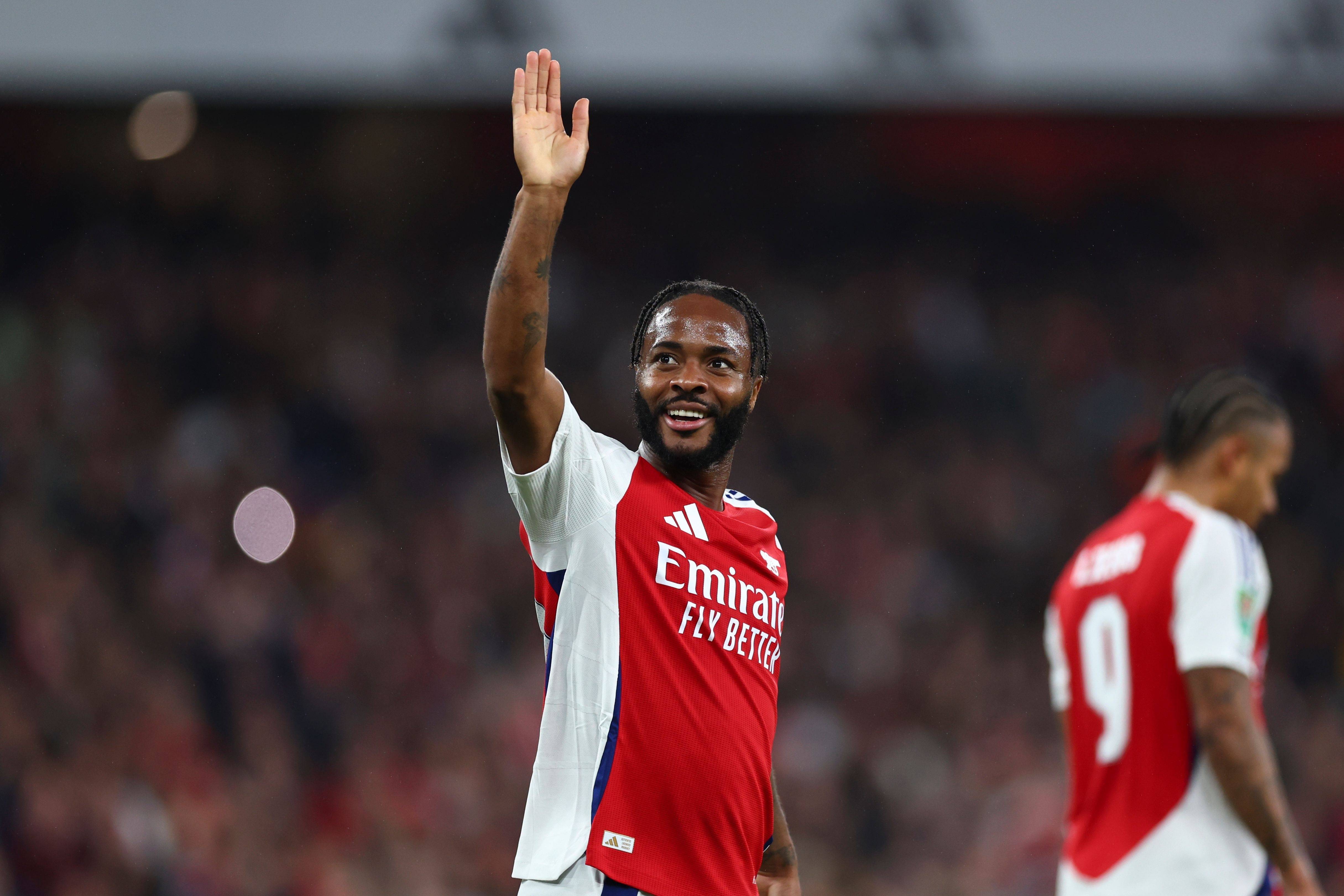 球场上的较量，每一粒进球都是全队拼搏的成果