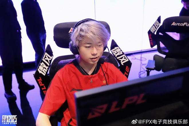 包含JDG横扫FPX，Meiko拿下关键大龙激烈交锋淘汰赛，引爆全场热议的词条