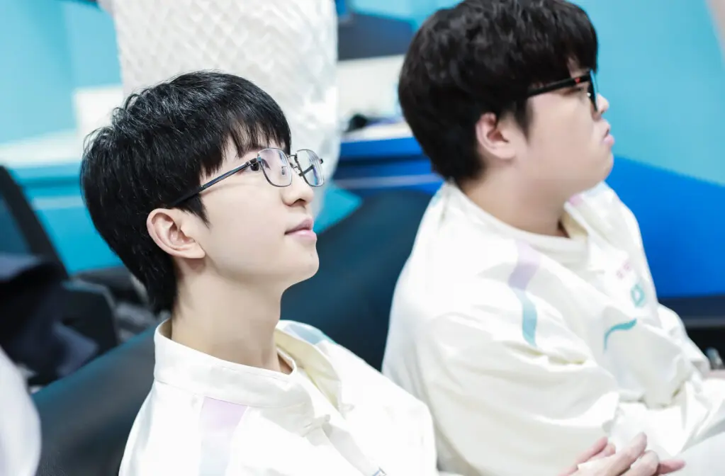 FNC血洗C9,Elk完成史诗逆转焦点之战八强赛,技惊四座 FNC血洗C9,Elk完成史诗逆转焦点之战八强赛,技惊四座