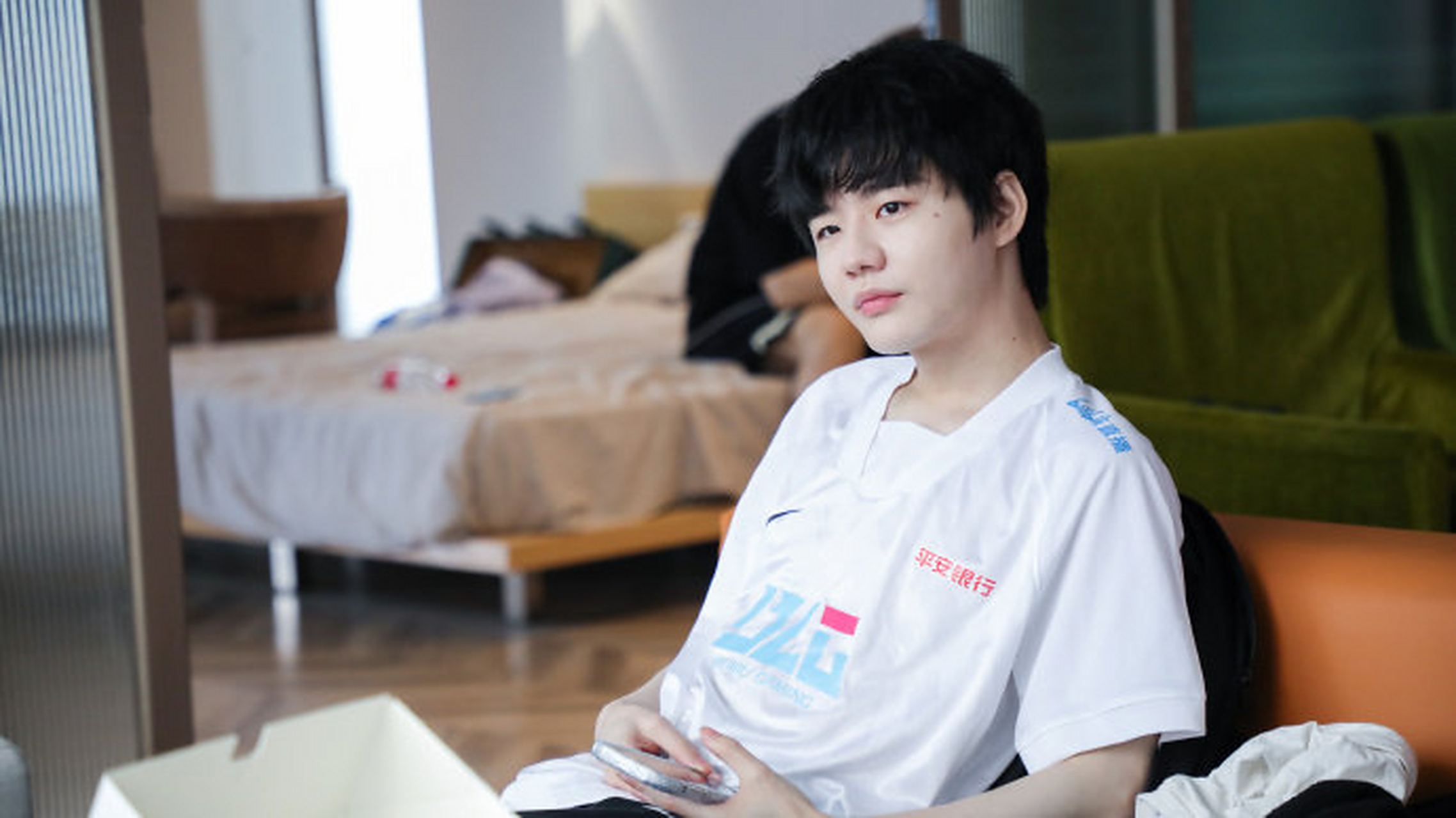 HKA翻盘BLG，Crisp关键团战开团秒人峡谷大战小组赛，技惊四座