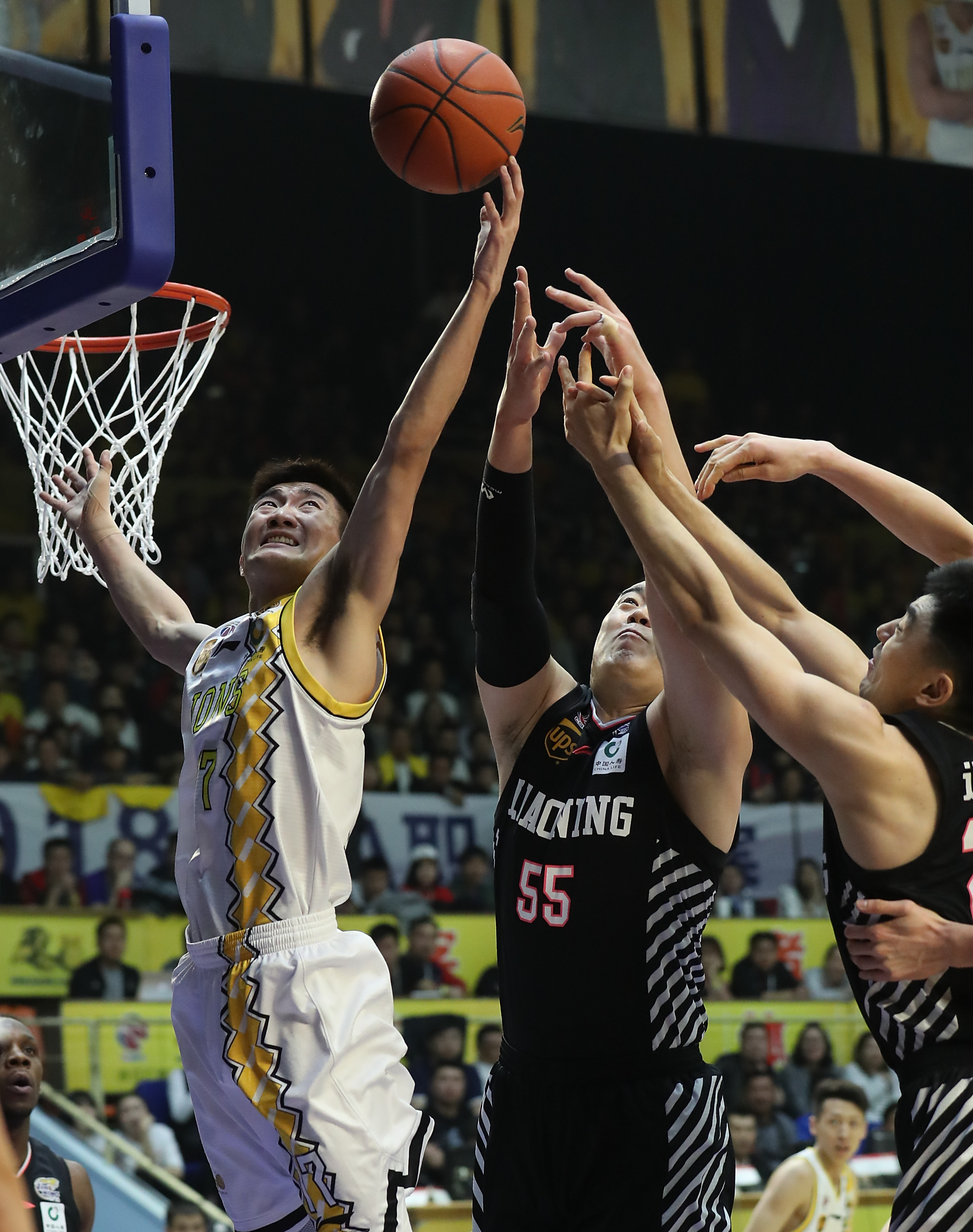 包含艰难困苦，篮球场上的勇者之行的词条