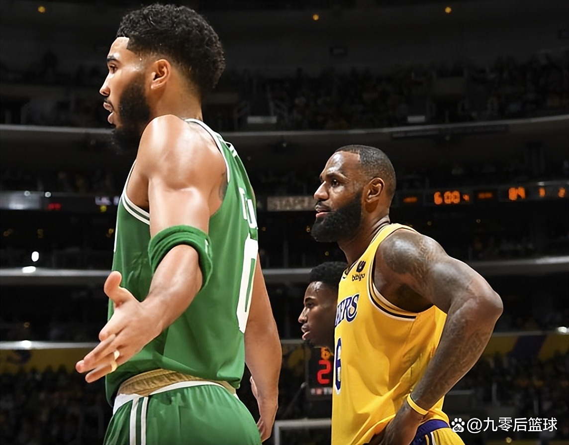 包含竞价大战开启，多支球队争抢自由球员的词条