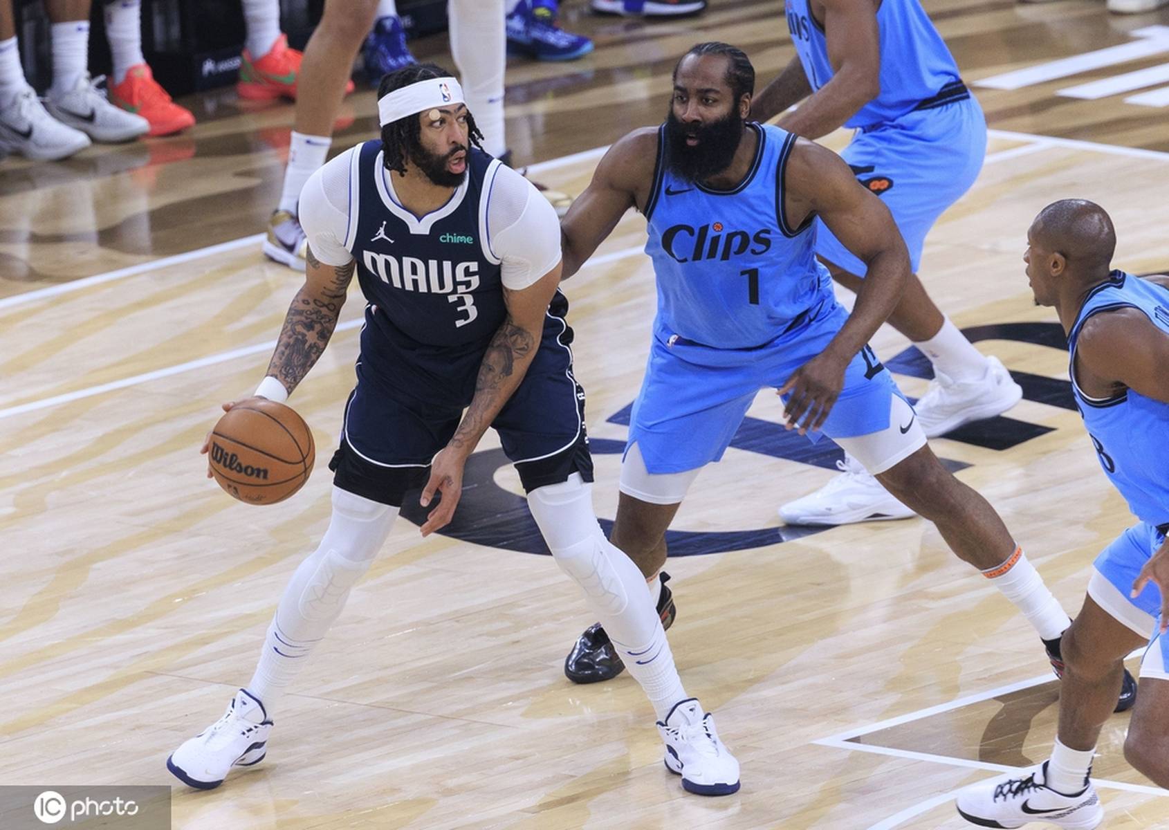 火箭击败独行侠，哈登飙36分