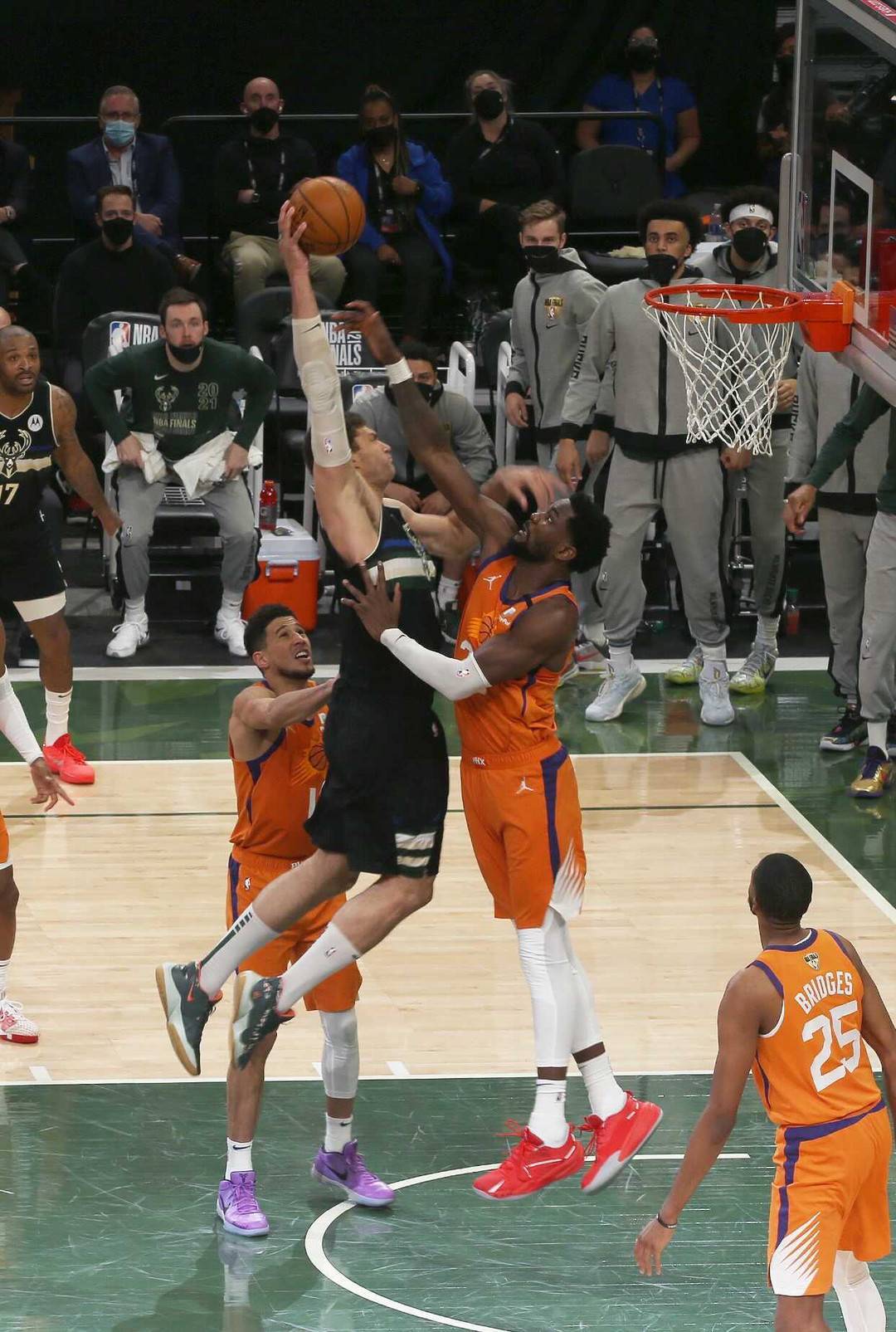 公牛队力克雄鹿，晋级东部决赛