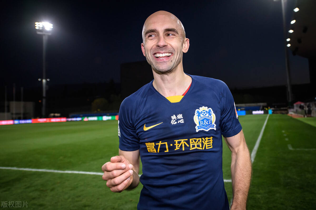 外援助攻串连，球队连胜保持头名位置