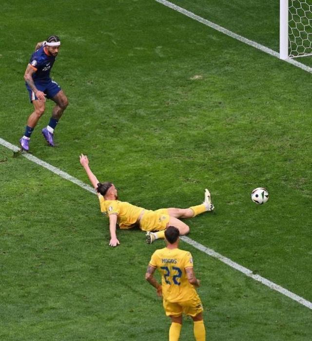 荷兰队晋级欧锦赛，战胜对手