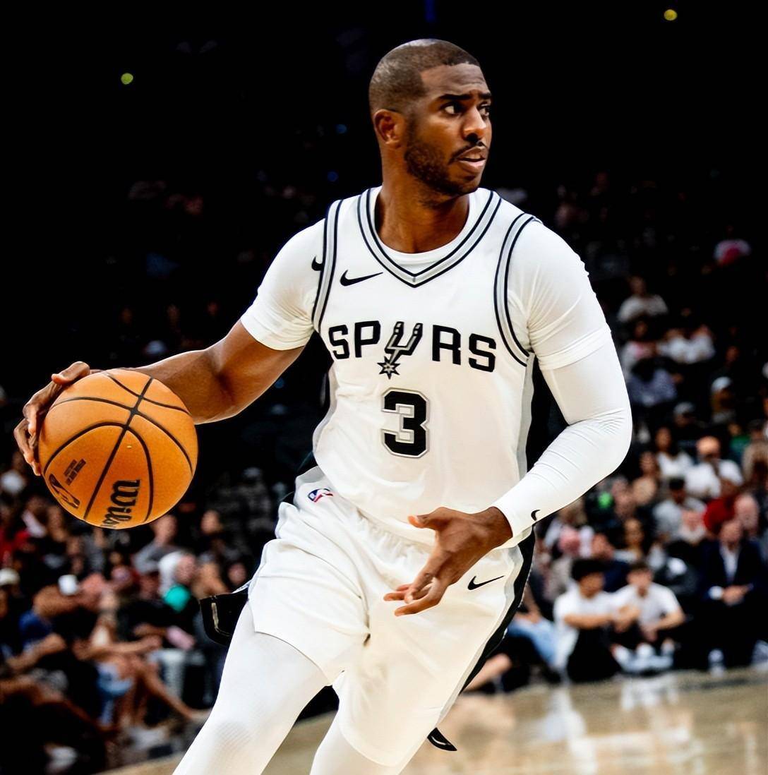 爵士客场逆转马刺，取得重要胜利