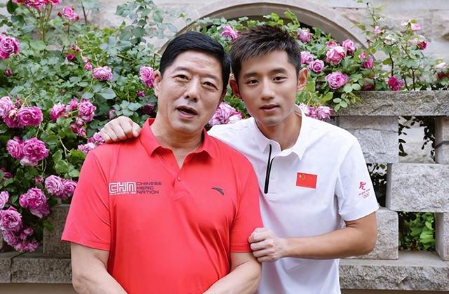 法国队力克奥地利队，张继科带队取胜