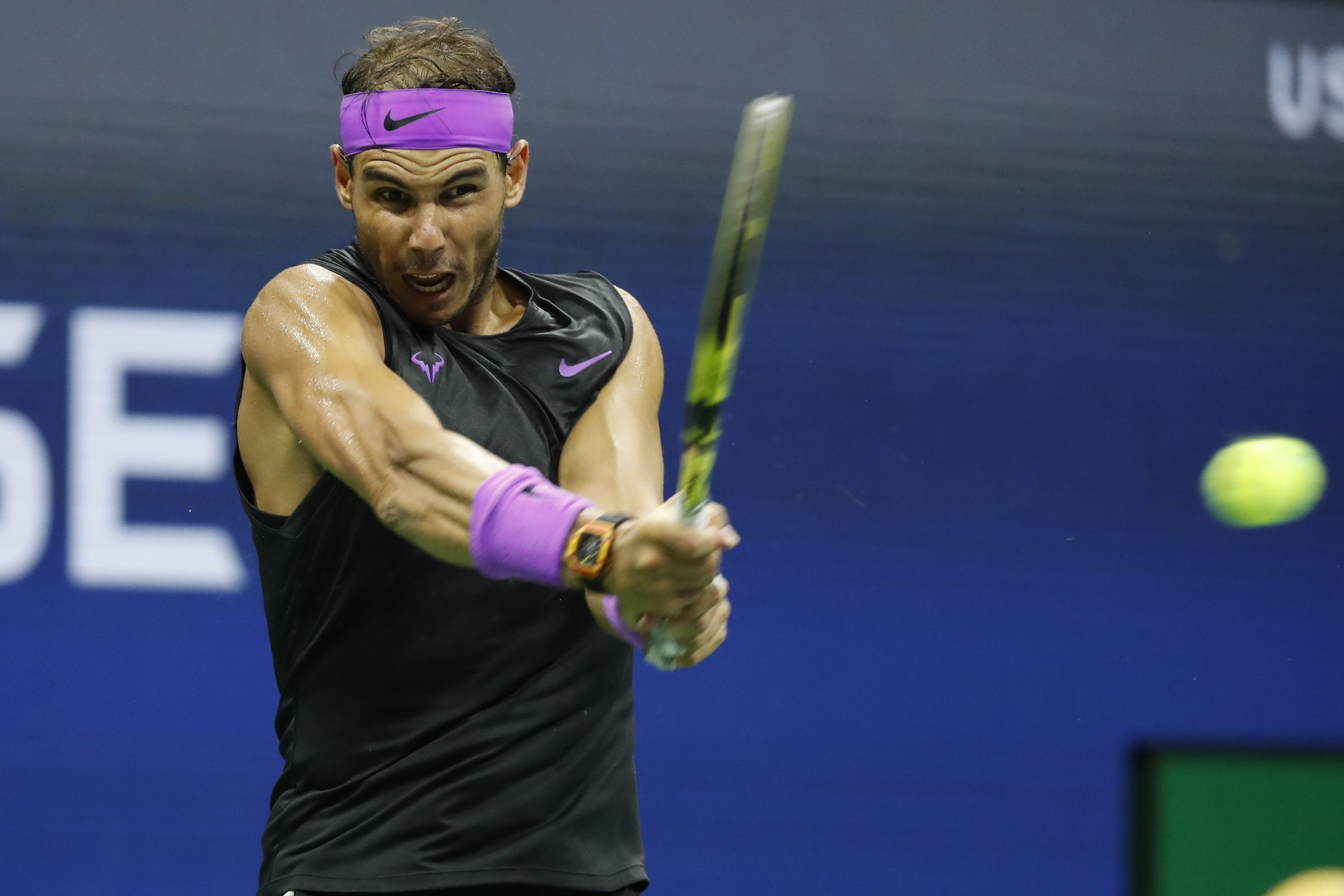 包含美国网球队碾压日本网球队，纳达尔惊艳世界的词条