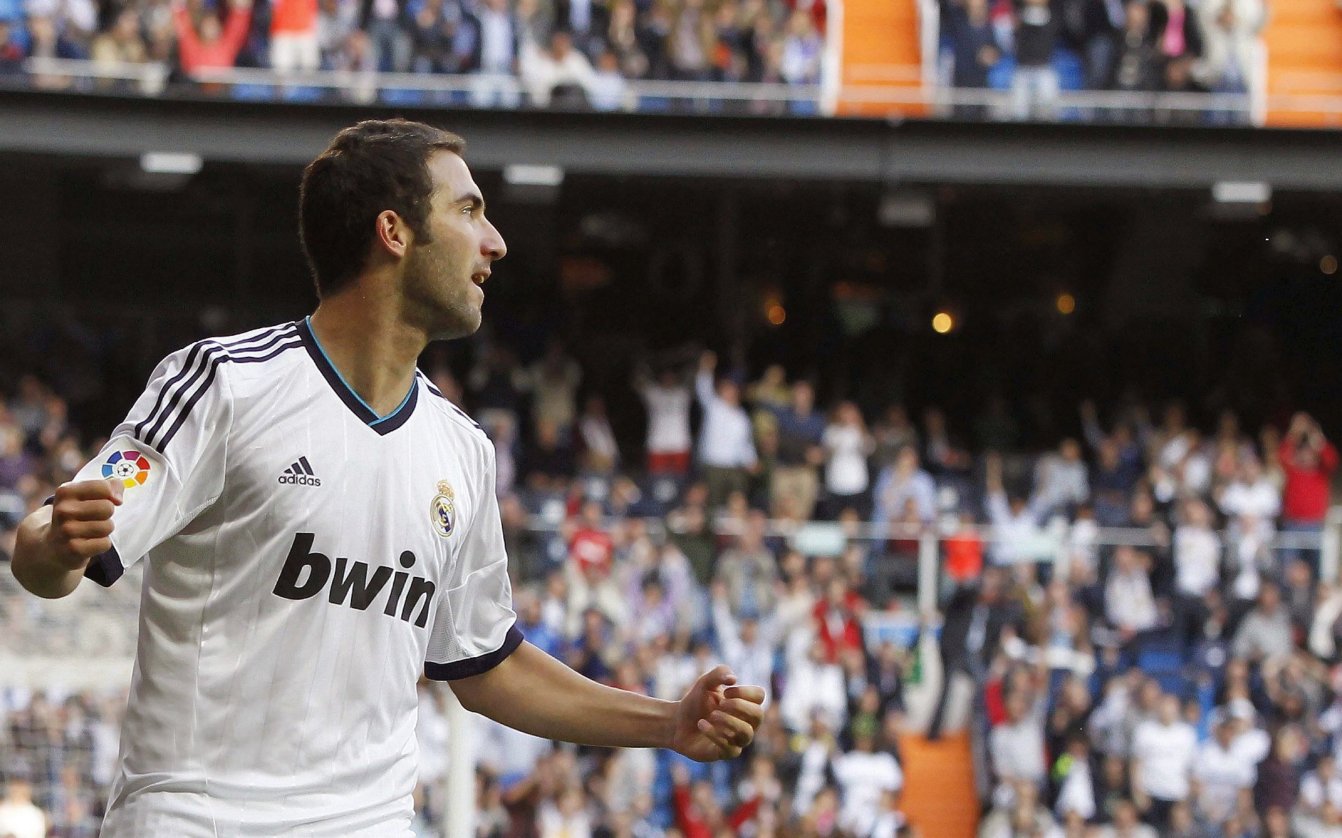 F1年度争冠之夜，最戏剧性的逆转却在场边，库尔图瓦如何抢走全球焦点